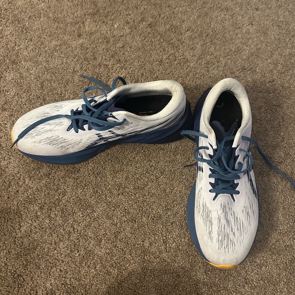 ASICS Novablast 3